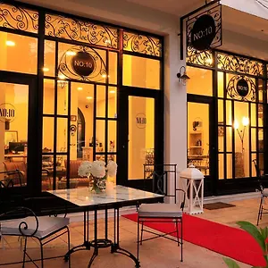 No 10 Otel