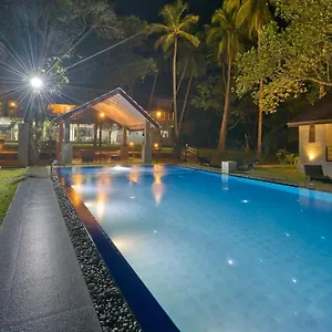 https://athena-lake-boutique.kandyhotelsnow.com